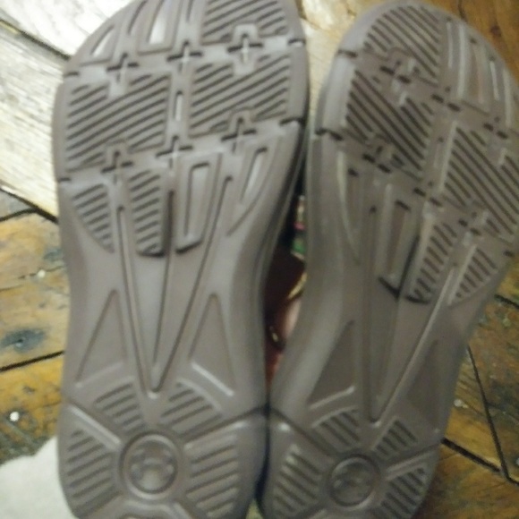 Under Armour Slides NWOT - Picture 2 of 4